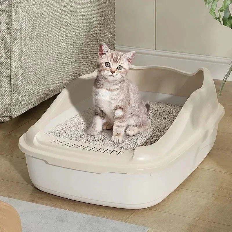 FanzyMarket high-sided cat litter box with side entry, anti-splash design, green pet grooming and hygiene supplies.