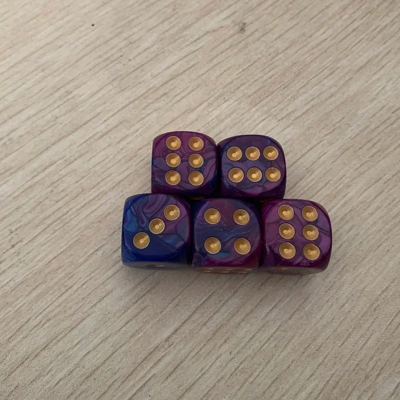 FanzyMarket 5-piece 16mm two-color acrylic dice set with six sides, ideal for board games and puzzle accessories.