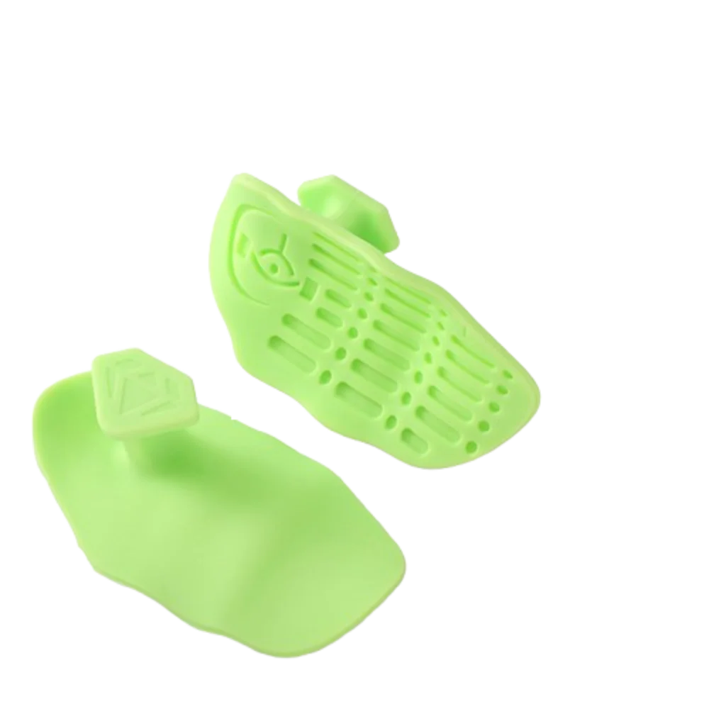 FanzyMarket anti-slip finger grip strengthener made of breathable silicone for hand exercises and weight training.