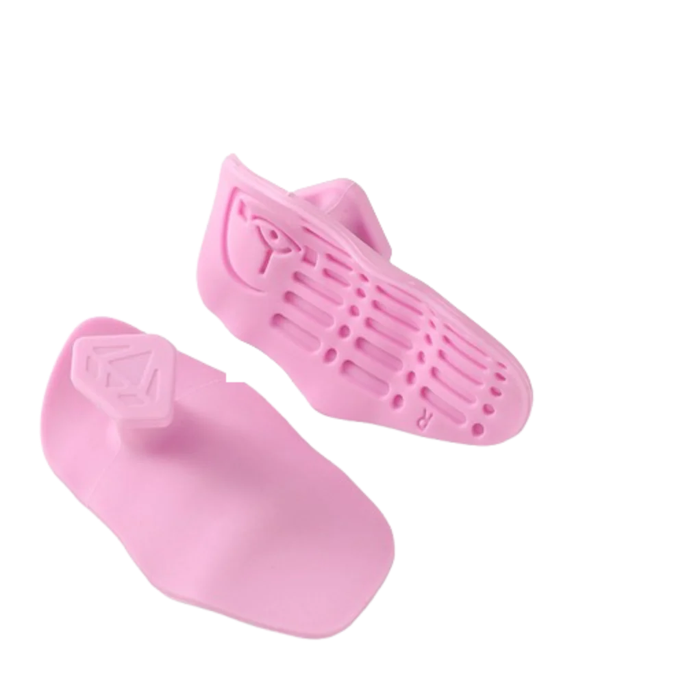FanzyMarket anti-slip finger grip strengthener made of breathable silicone, ideal for hand exercise and weight training.